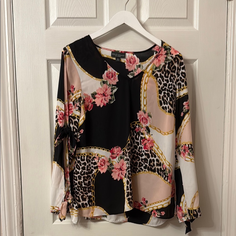 BOLD elements Black and Cream Graphic Blouse